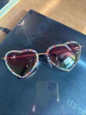 SHEIN Heart Rim Sunglasses with Multicolor Rhinestones and Pink Gradient Lenses